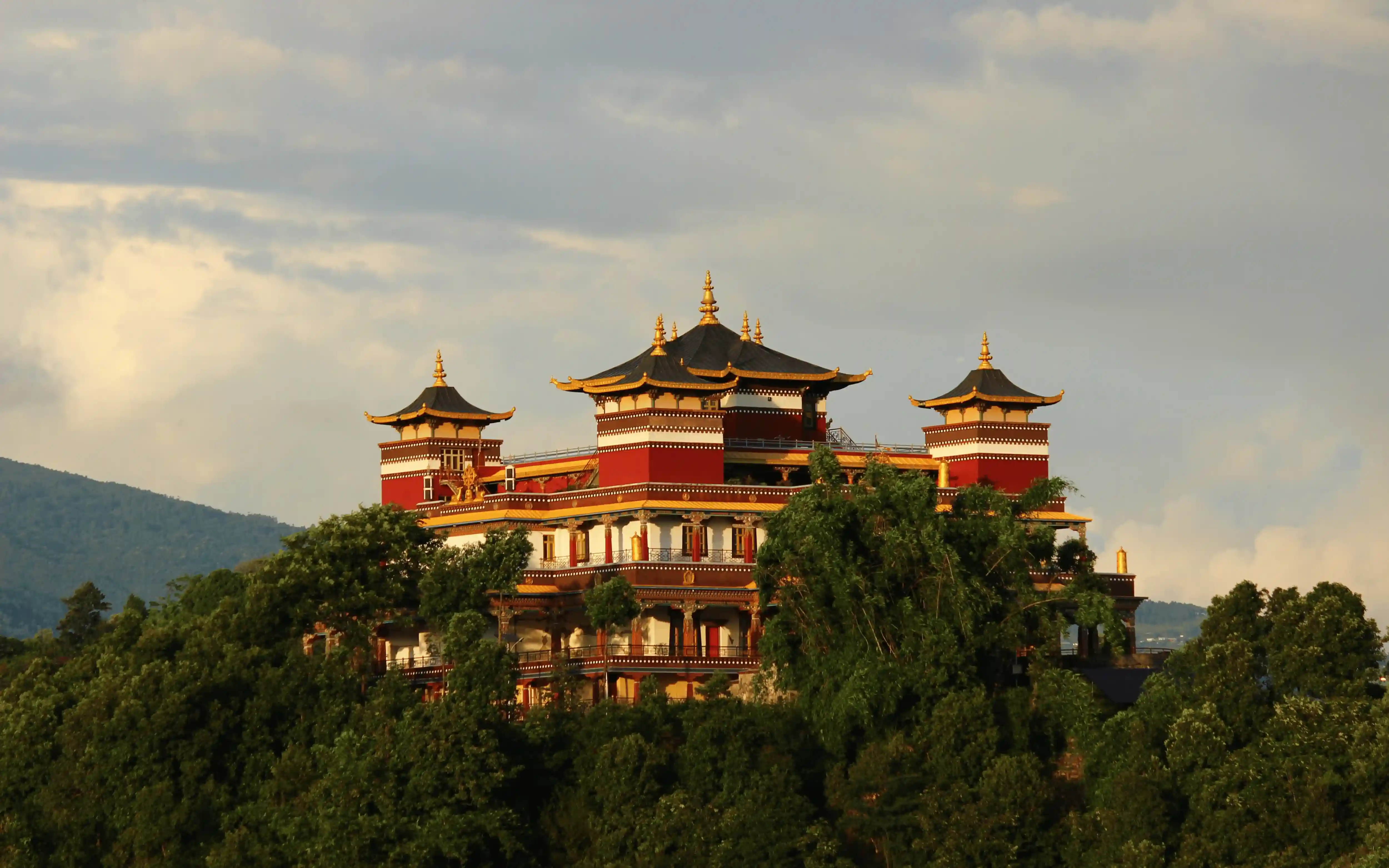 Nepal Heritage, Wildlife & Himalayan Escape
